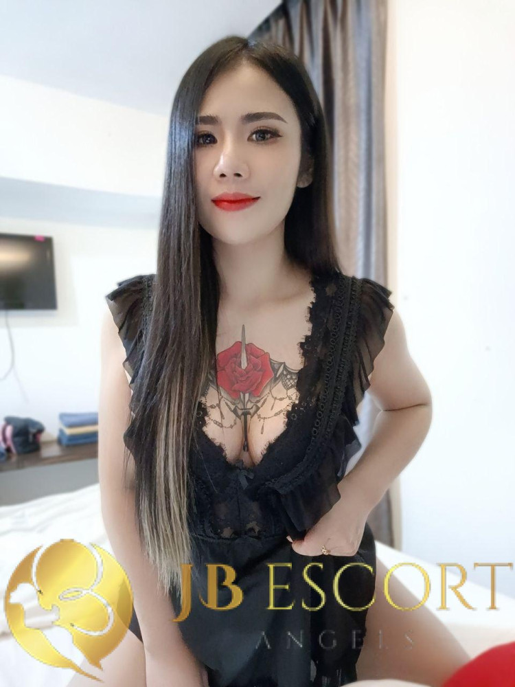 Berry Sky Escorts